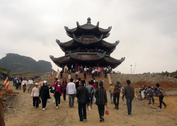 Пагода Байдинь или Бай-Динь в провинции Ниньбинь – фотографии Вьетнама