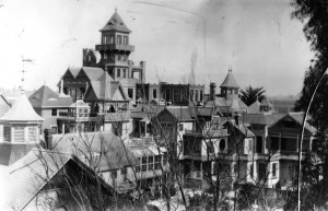 После землетрясения в 1906 году три верхних этажа рухнули, и Дом Винчестеров остался трёхэтажным – фотографии США