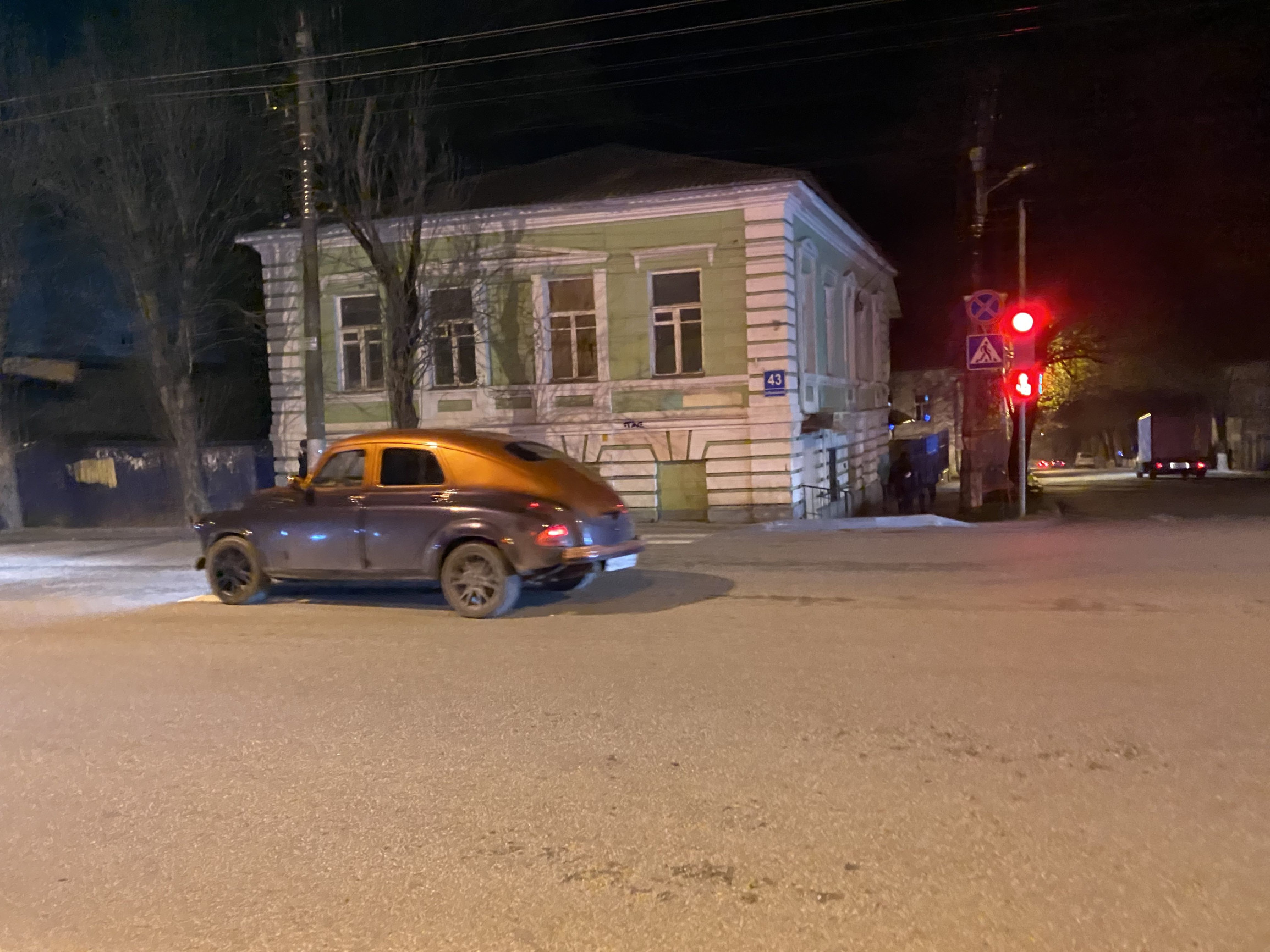 Старая машина в Калуге – фотографии России