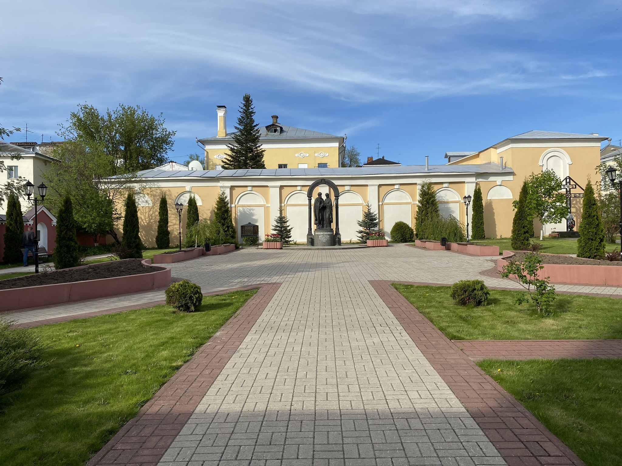 Церковь Рождества Пресвятой Богородицы в Калуге, внутренний двор – фотографии России