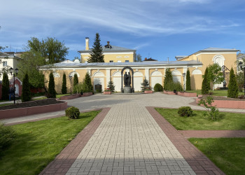 Церковь Рождества Пресвятой Богородицы в Калуге, внутренний двор – фотографии России