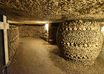 Прогулка в Парижские катакомбы – фотографии Франции