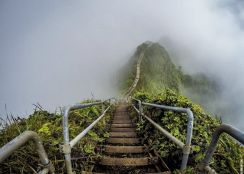 Лестница Хайку (Haiku Stairs), Гавайские острова, США – фотографии США