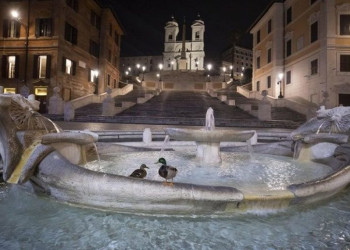 Уточки в фонтане, Рим – фотографии Италии