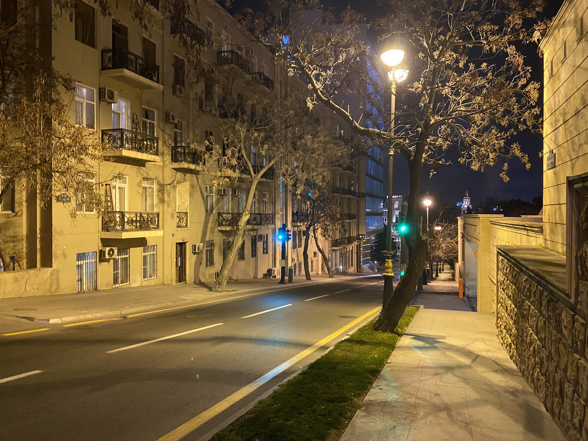 Вечерние улицы Баку, чисто и красиво – фотографии Азербайджана