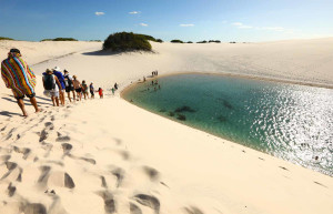 Самый простой способ посетить парк Ленсойс-Мараньенсис в Бразилии — присоединиться к экскурсии 4×4 – фотографии Бразилии
