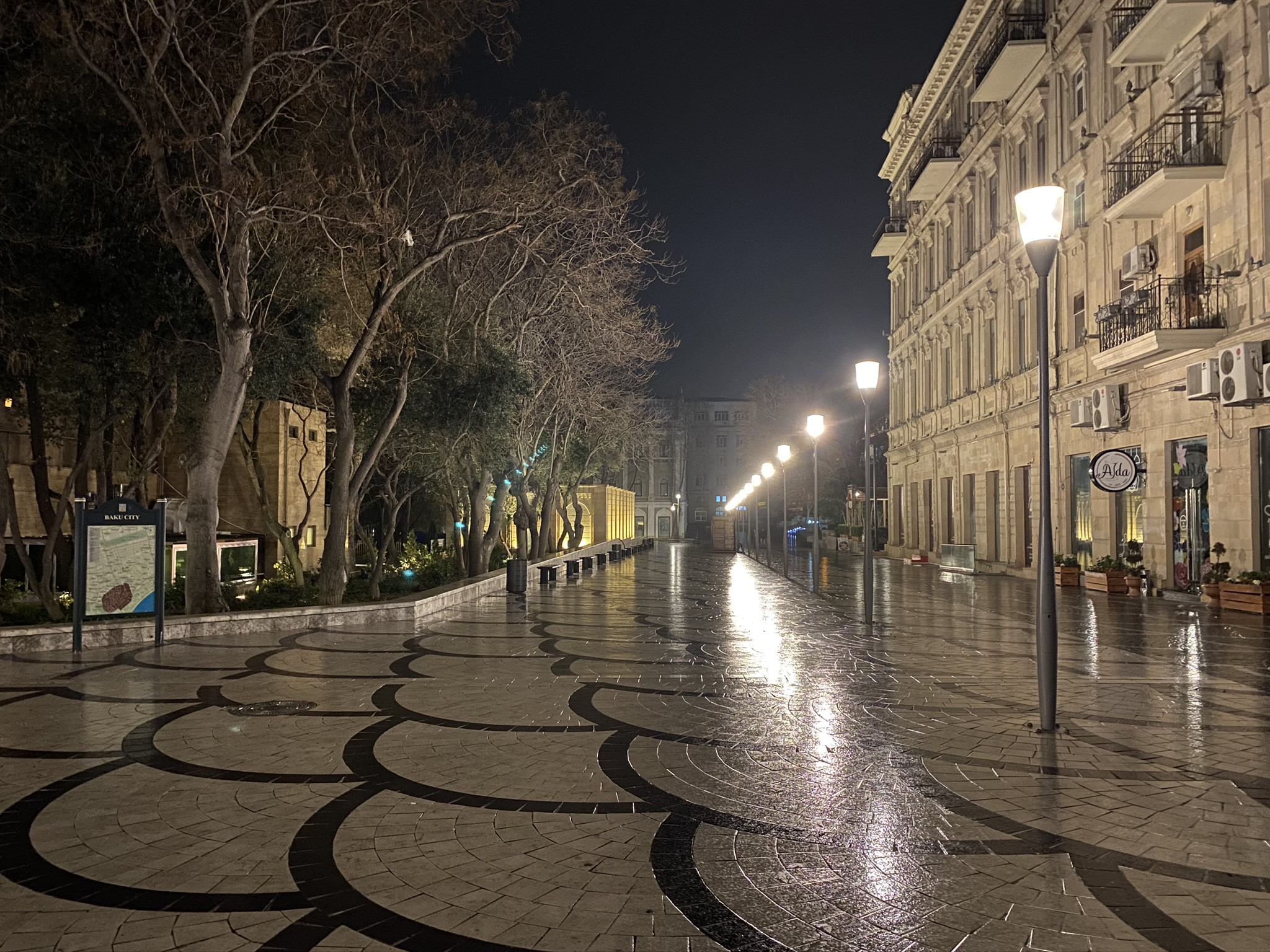 Площадь Фонтанов ночью, Баку 2020 – фотографии Азербайджана