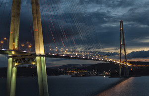 Золотой мост во Владивостоке был возведён в 2012 году – фотографии России