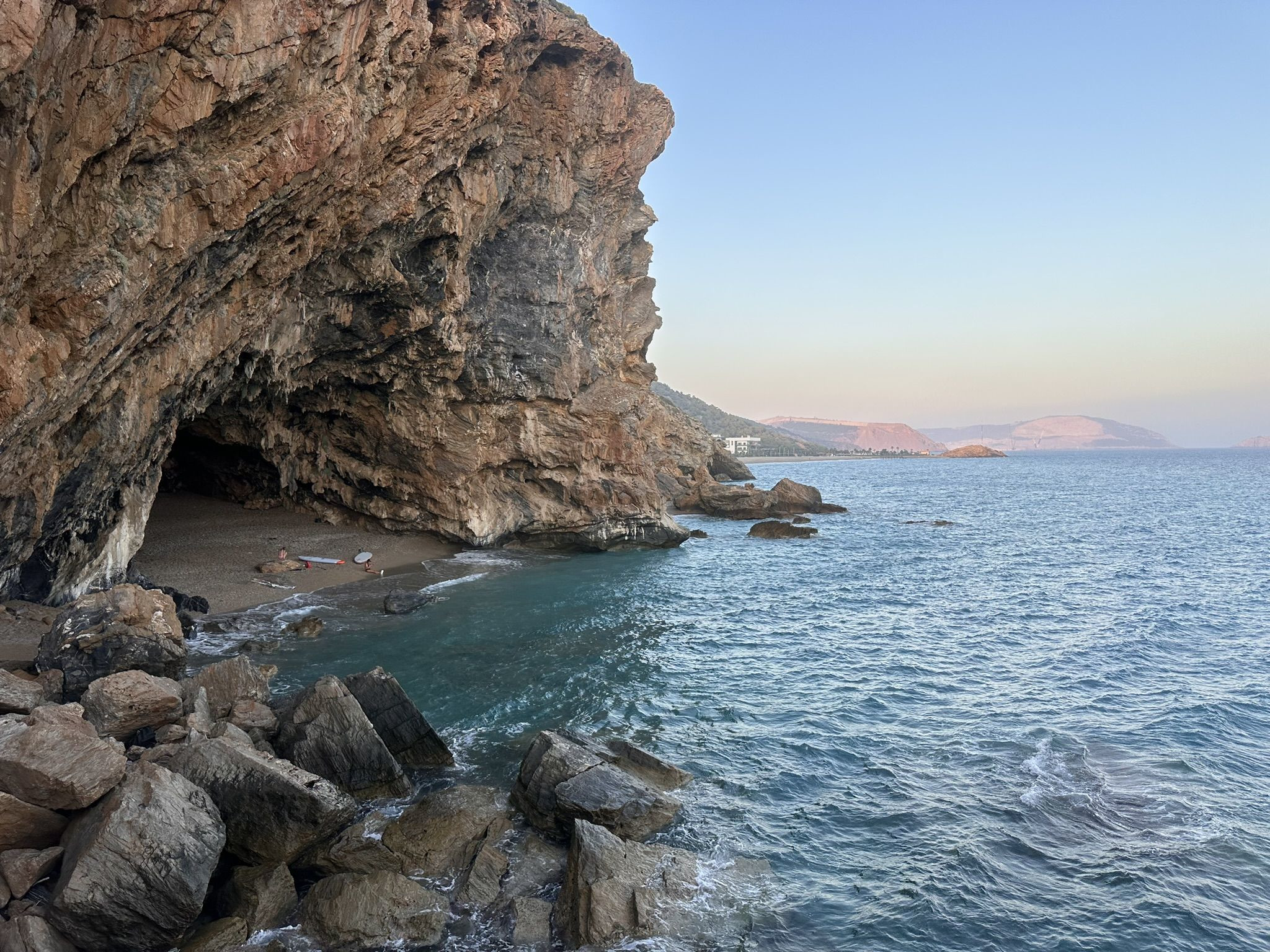 Пещера Yanışlı Beach Cave, район Гульнар, провинция Мерсин, фото 3 – фотографии Турции