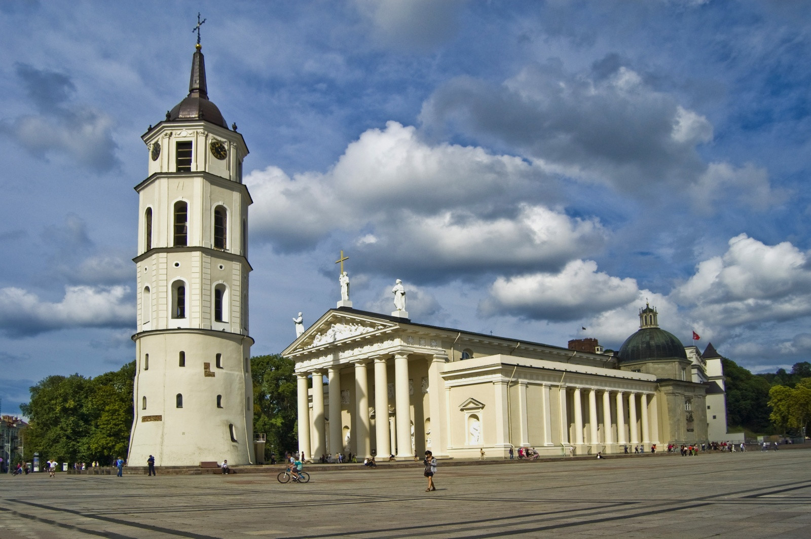 Кафедральная площадь в Вильнюсе – фотографии Литвы