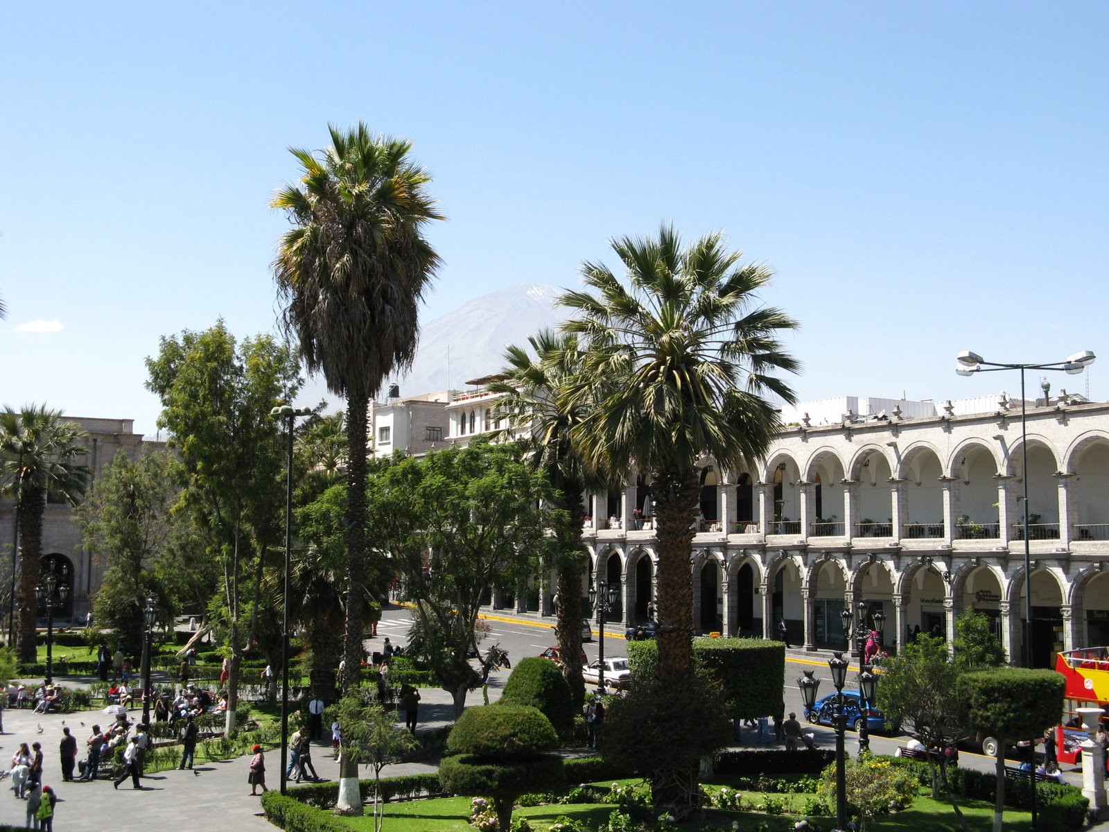 Пласа-де-Армас в городе Арекипа, Перу – фотографии Перу