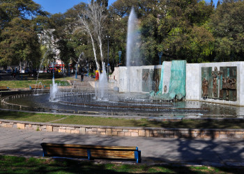 Фонтан в парке. Мендоса. Аргентина. – фотографии Аргентины