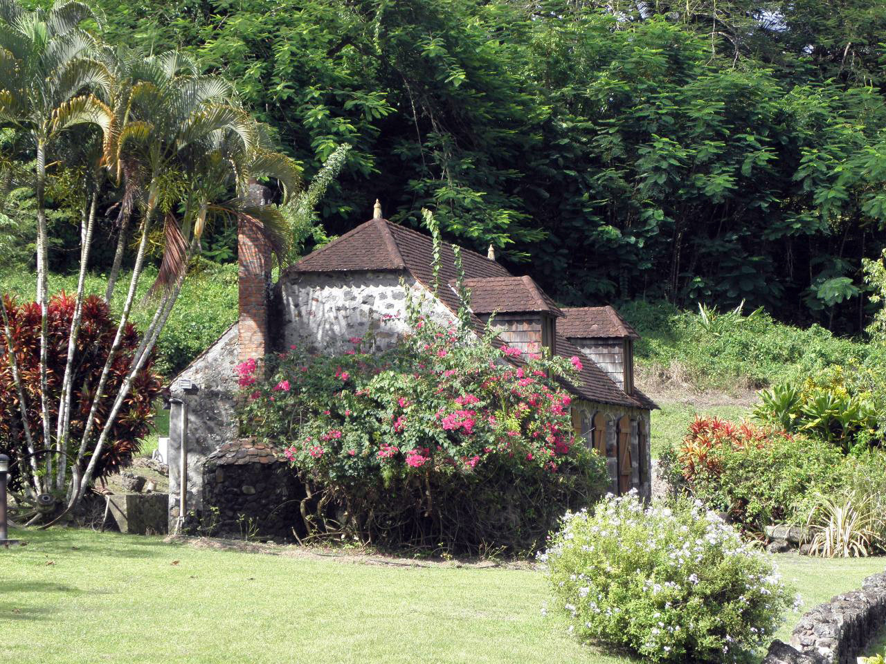 В этом доме выросла Жозефины Богарне (жена Наполеона) – фотографии Мартиники