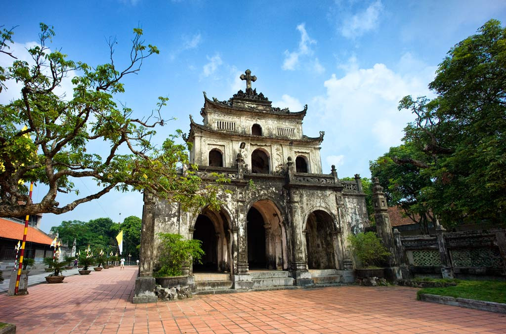 Необычный собор Фат-Диен – фотографии Вьетнама