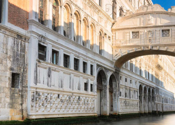 Мост Вздохов (Ponte dei Sospiri) в Венеции – фотографии Италии