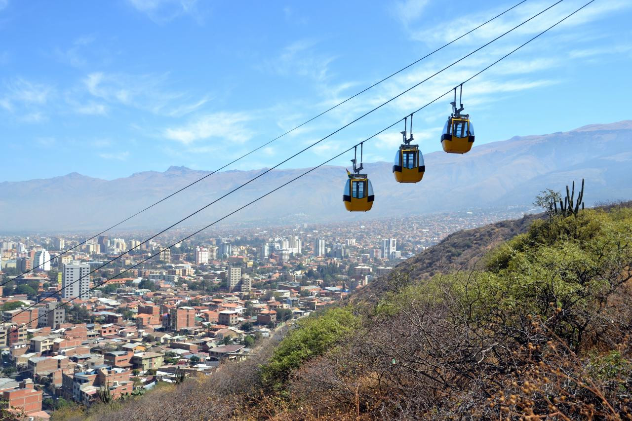 Канатная дорога к статуе Кристо-де-ла-Конкордия в Кочабамбе. Фото – фотографии Боливии