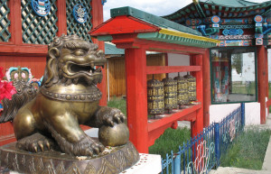 Добраться до Иволгинского дацана можно на своей машине из столицы Бурятии – фотографии России