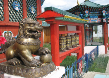 Добраться до Иволгинского дацана можно на своей машине из столицы Бурятии – фотографии России