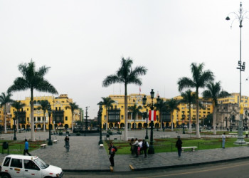 Пласа-де-Армас (Plaza de Armas) или Пласа-Майор (Plaza Mayor) – фотографии Перу