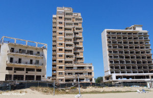 Разрушающийся туристический центр Фамагуста (Famagusta), Кипр – фотографии Кипра