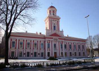 Академия Петрина – первая в Латвии высшая школа – фотографии Латвии