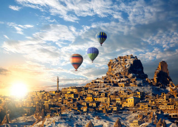 Скальные образования Каппадокии стали местом сокрытия первых христиан от преследований римлян – фотографии Турции