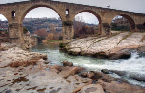 Старый мост Манресы – фотографии Испании