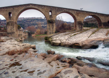 Старый мост Манресы – фотографии Испании