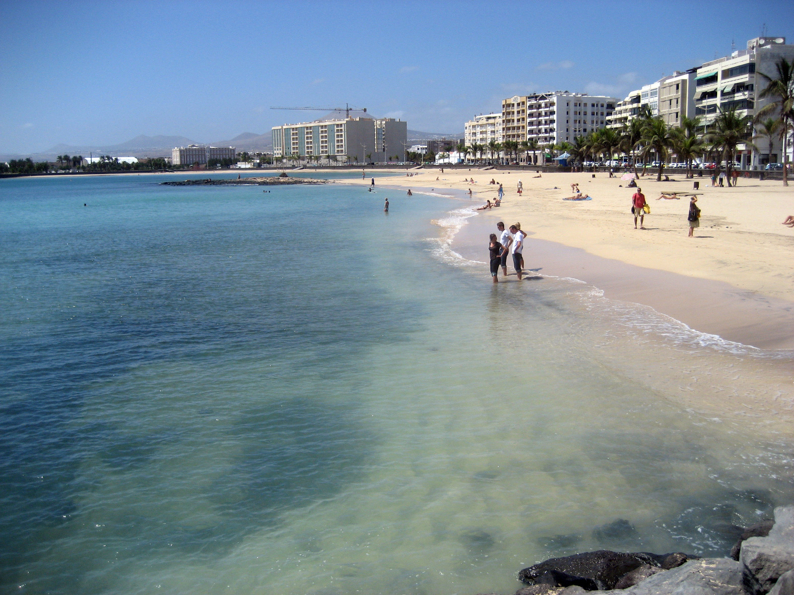Playa del Reducto - главный городской пляж Арресифе – фотографии Канарских островов