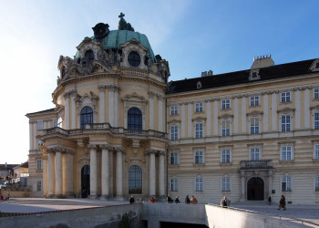 Монастырь Клостернойбург (Stift Klosterneuburg) в Венском лесу – фотографии Австрии