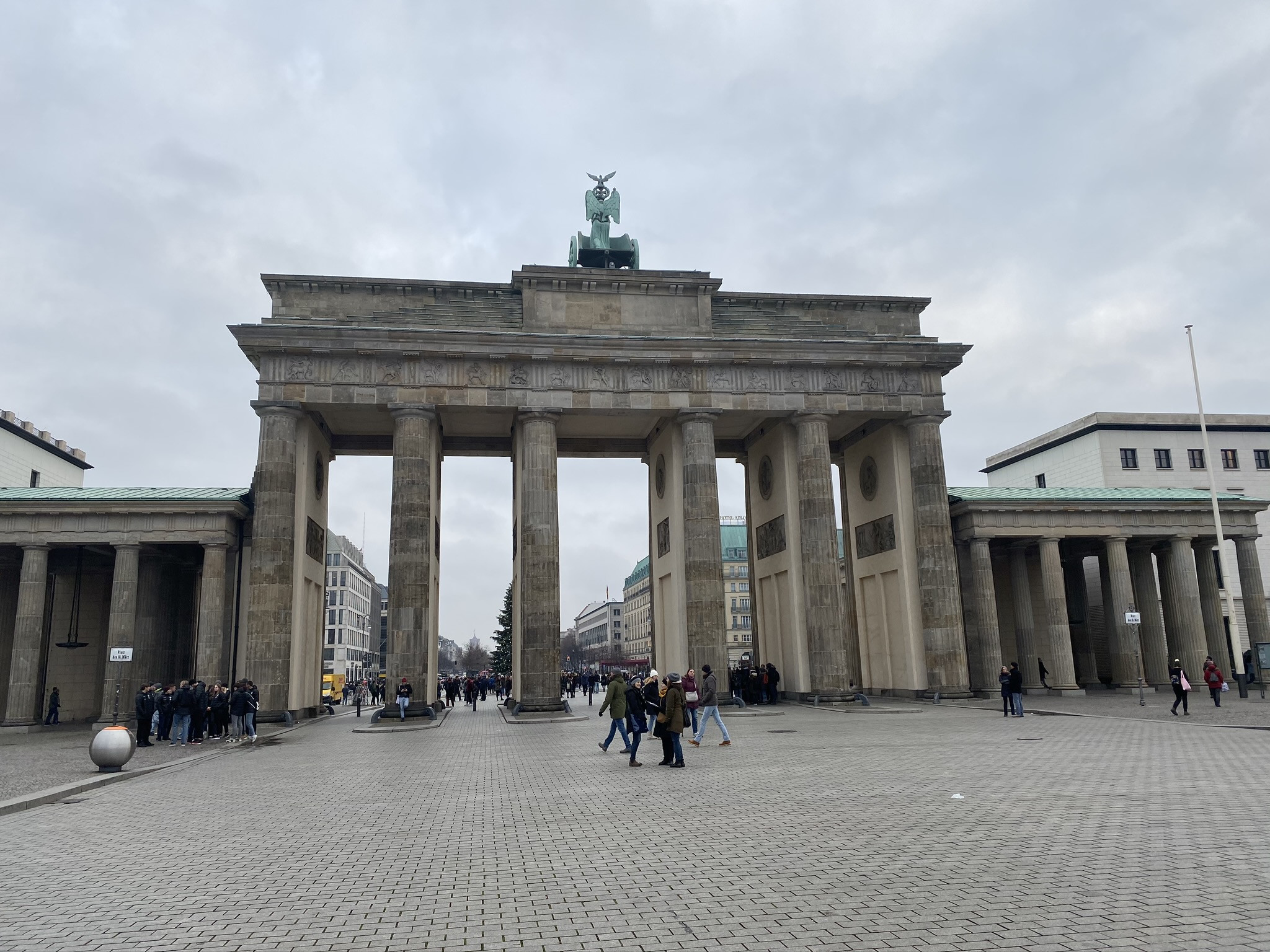 Бранденбургские ворота, декабрь в Берлине – фотографии Германии