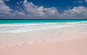 Розовый пляж на острове Харбор 8 – фотографии Багамских островов