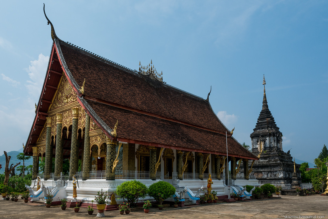 Буддийский храм в Луангпхабанге. Лаос – фотографии Лаоса