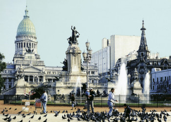 Площадь перед Дворцом Национального конгресса Аргентины. Буэнос Айрес. – фотографии Аргентины