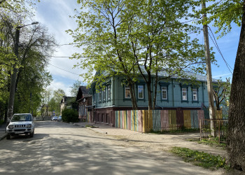 Красивый дом в Воскресенском переулке в Калуге – фотографии России