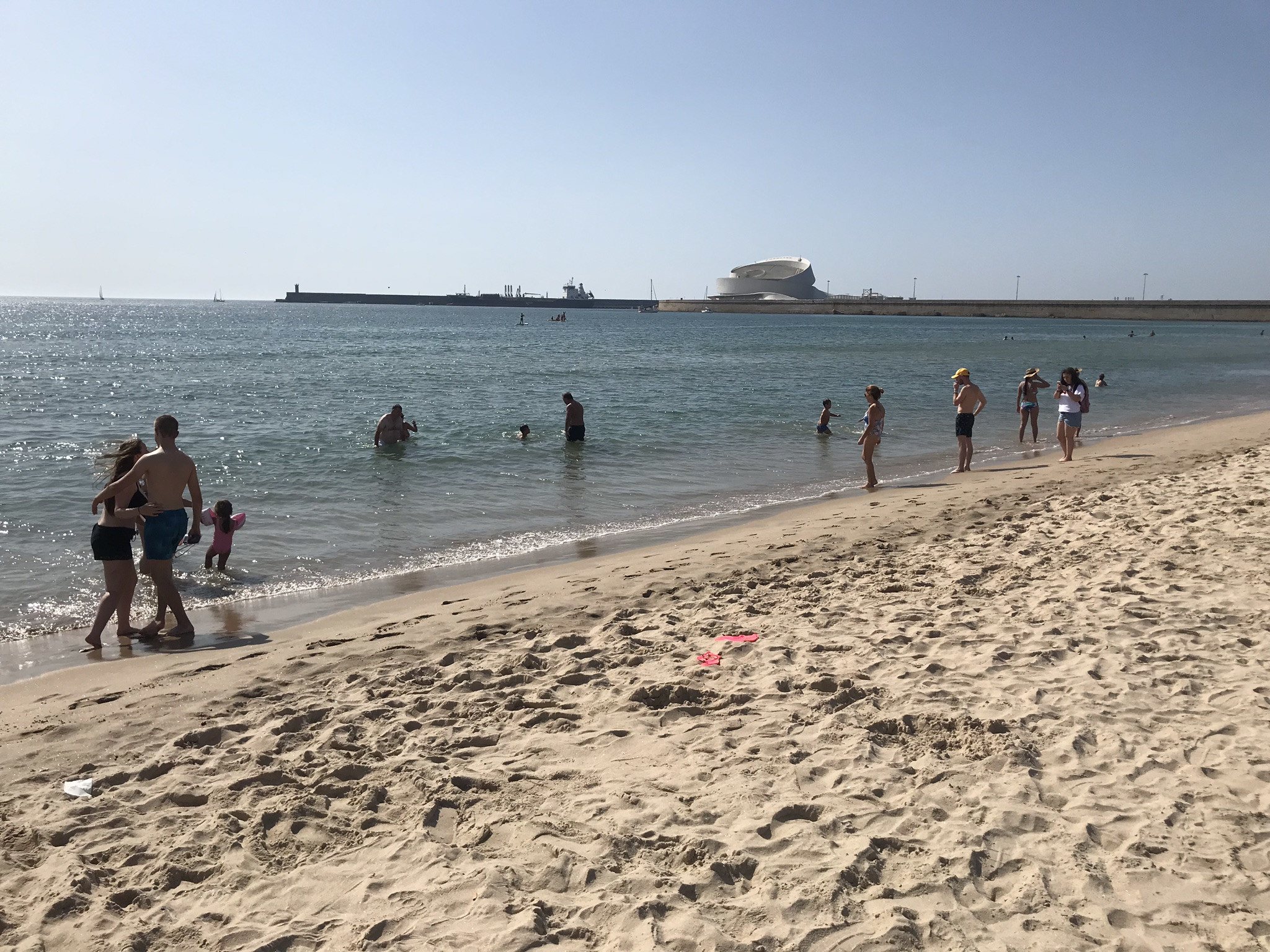 На пляже Praia de Matosinhos, Порту – фотографии Португалии