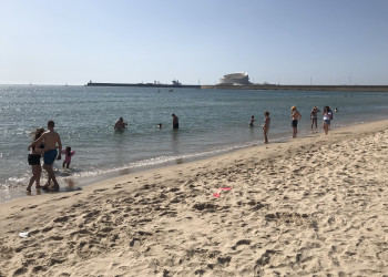 На пляже Praia de Matosinhos, Порту – фотографии Португалии