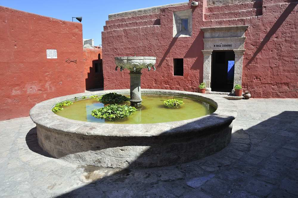 Монастырь Санта-Каталина (Monasterio de Santa Catalina de Siena) – фотографии Перу