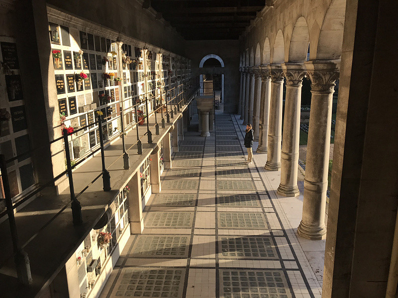 Неординарное кладбище Пер-Лашез, Париж – фотографии Франции