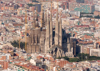 Храм Святого Семейства архитектора Антонио Гауди, Барселона, Испания – фотографии Испании