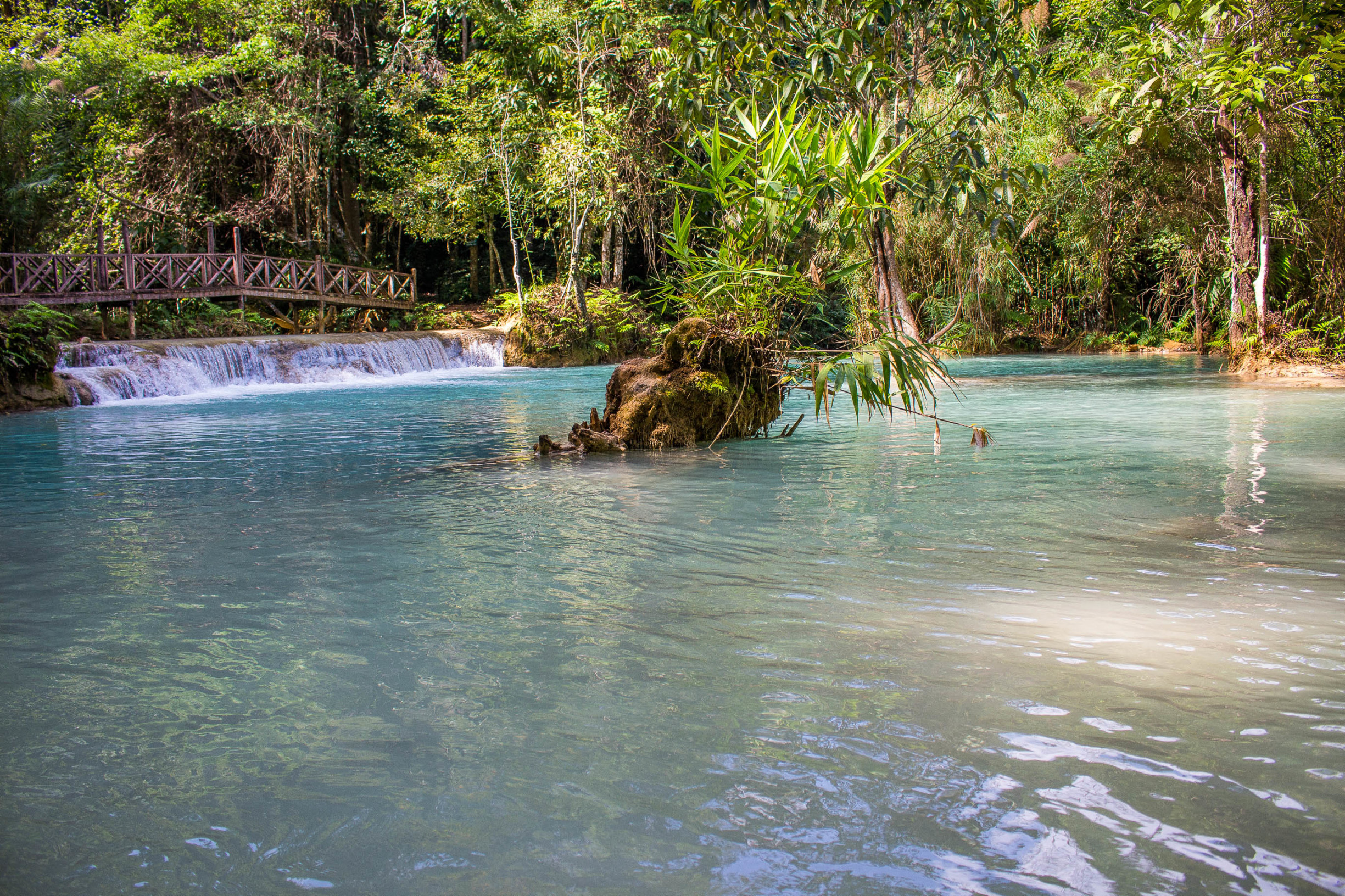 Голубые воды. Водопад Куанг Си. Лаос – фотографии Лаоса