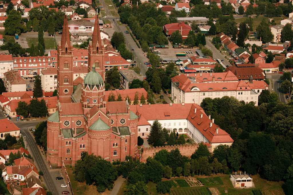 Кафедральный Собор Джяково. Фото 5 – фотографии Хорватии