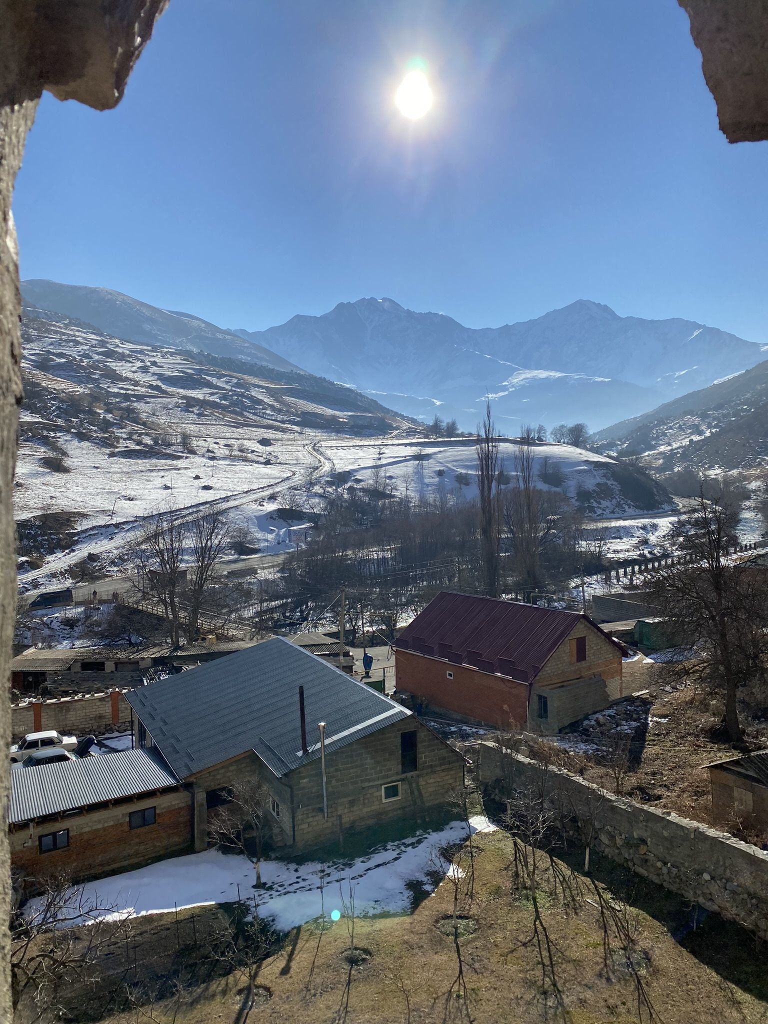 Вид с окна крепости Дзивгис – фотографии России