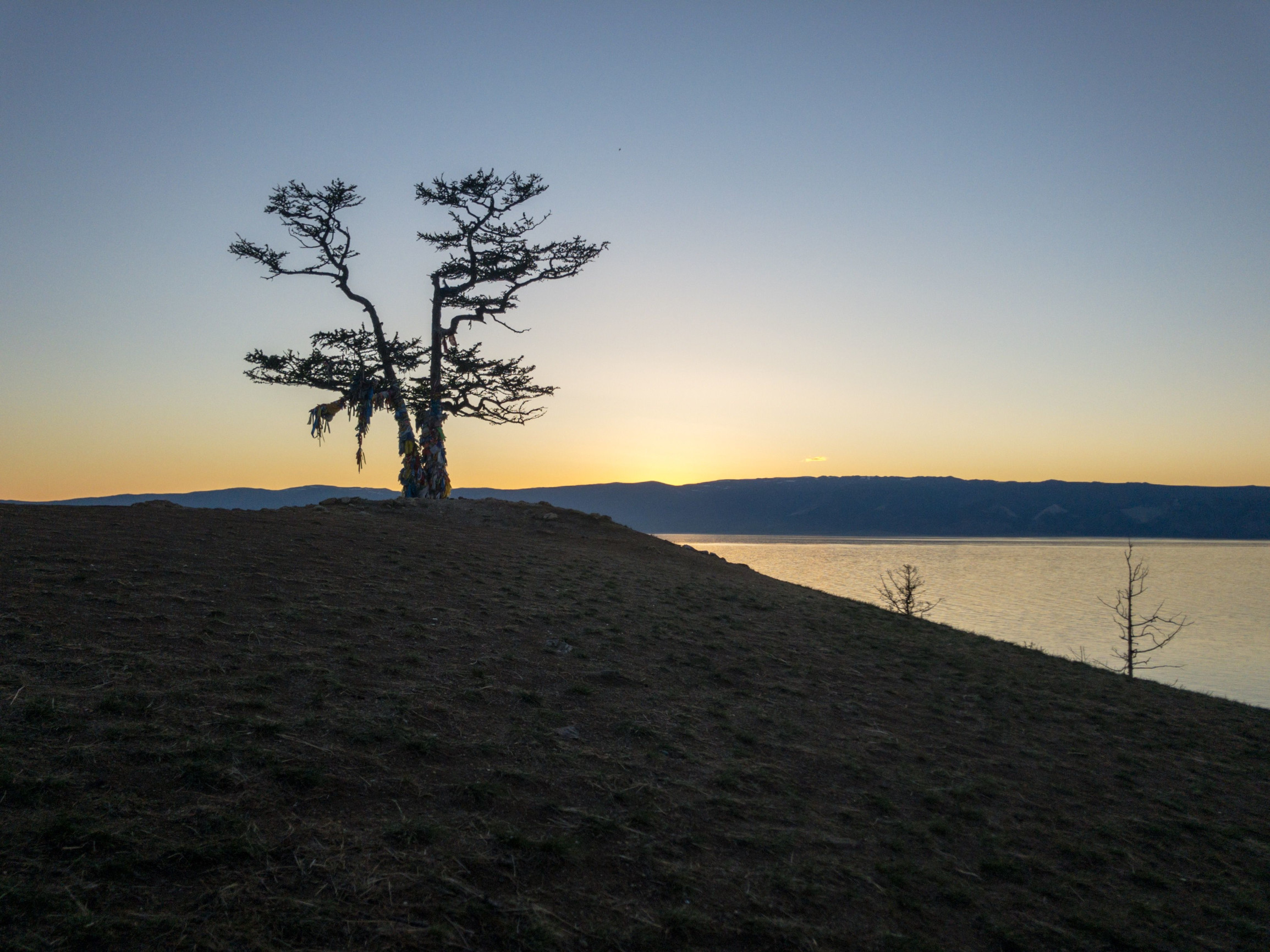 Байкал после заката, остров Ольхон – фотографии России