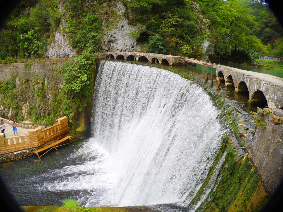 Новоафонский водопад. Новый Афон. – фотографии Абхазии