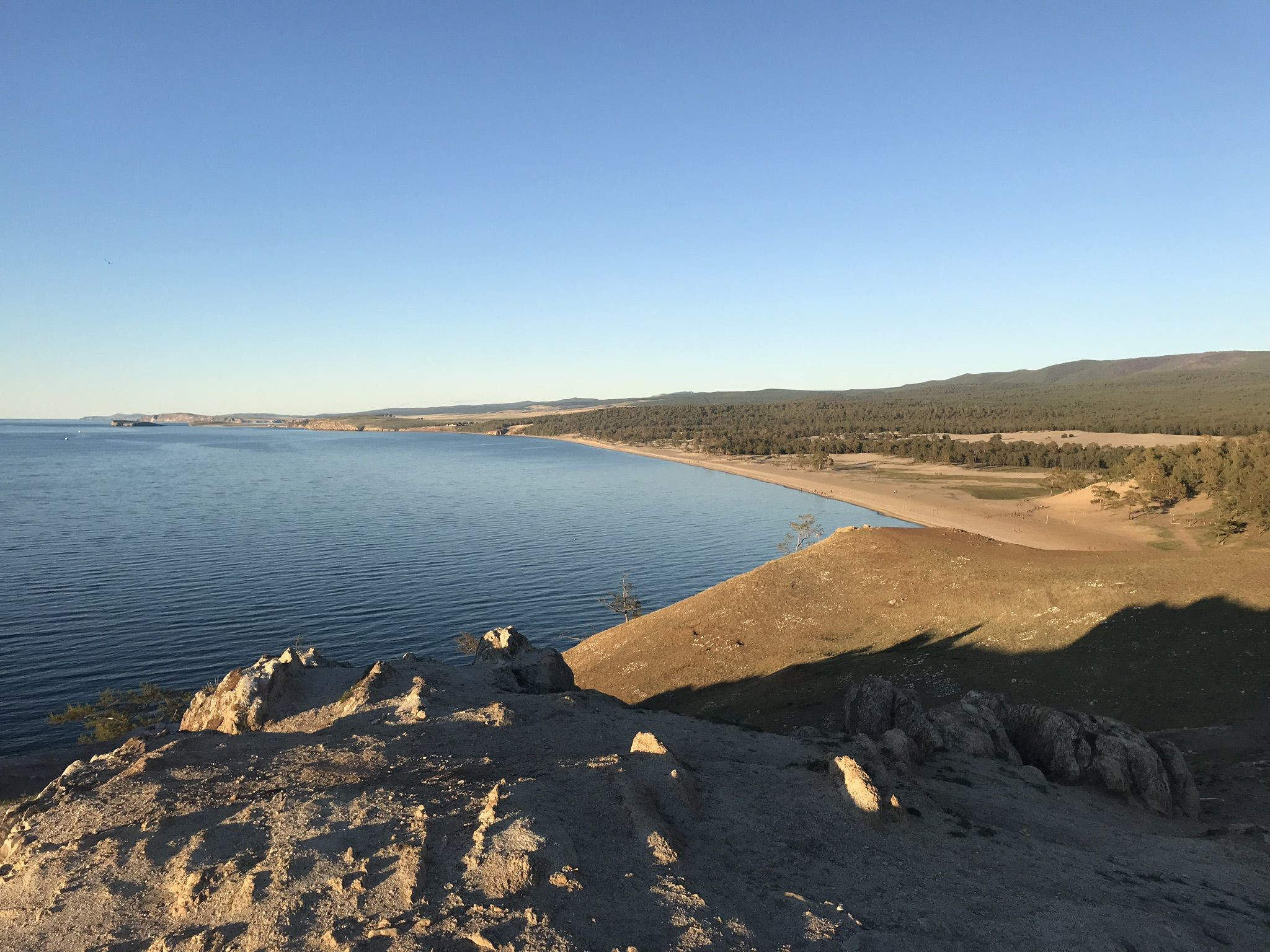 Пляж в поселке Хужир на Ольхоне – фотографии России