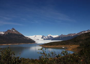 Озеро Аргентино вдали. – фотографии Аргентины