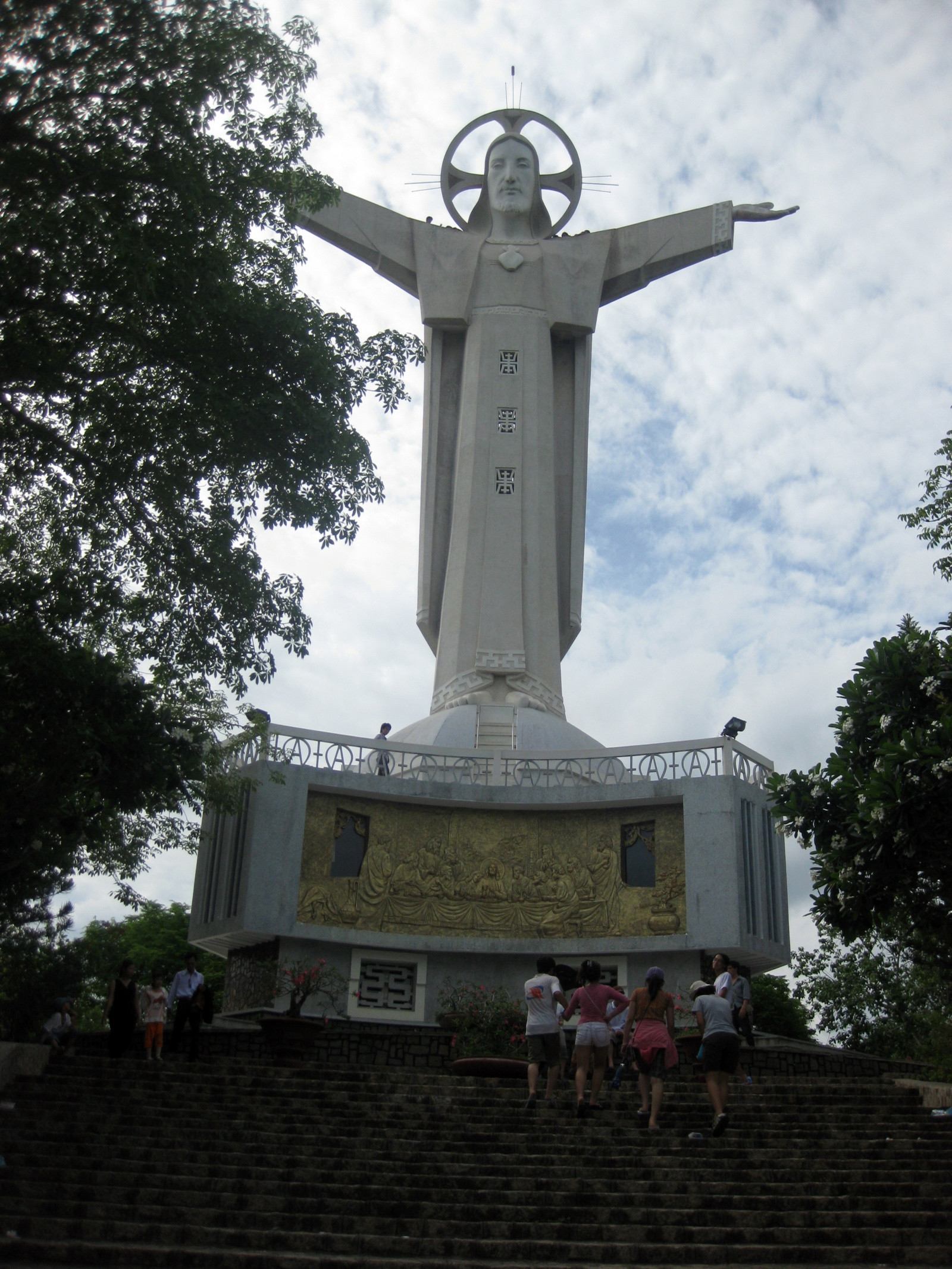 Статуя Иисуса Христа – фотографии Вьетнама