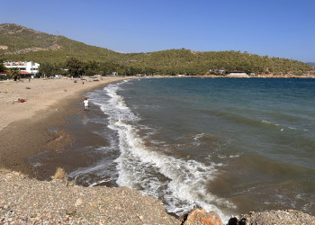 Вид на пляж Бююкеджели (Büyükeceli) возле Аккую – фотографии Турции