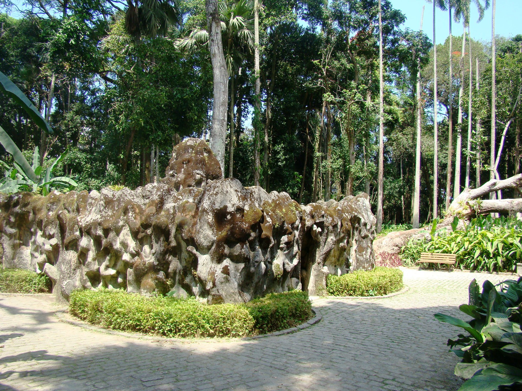Парк Лаже (Parque Lage) – небольшой городской общественный парк – фотографии Бразилии